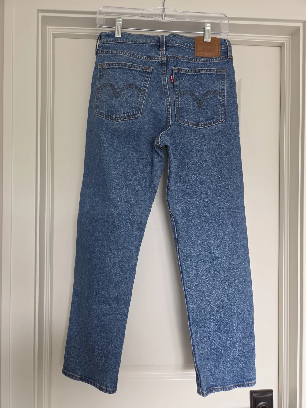 High-Rise Women's Straight-Leg Jeans in Blue - Picture 2 of 5